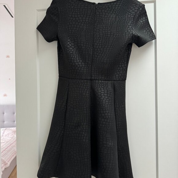 Dynamite Black Dress Size M - Picture 3 of 3